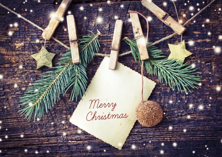 photo-greeting-card-christmas-online-decoration-wood-stars-snow-3294_94.jpg