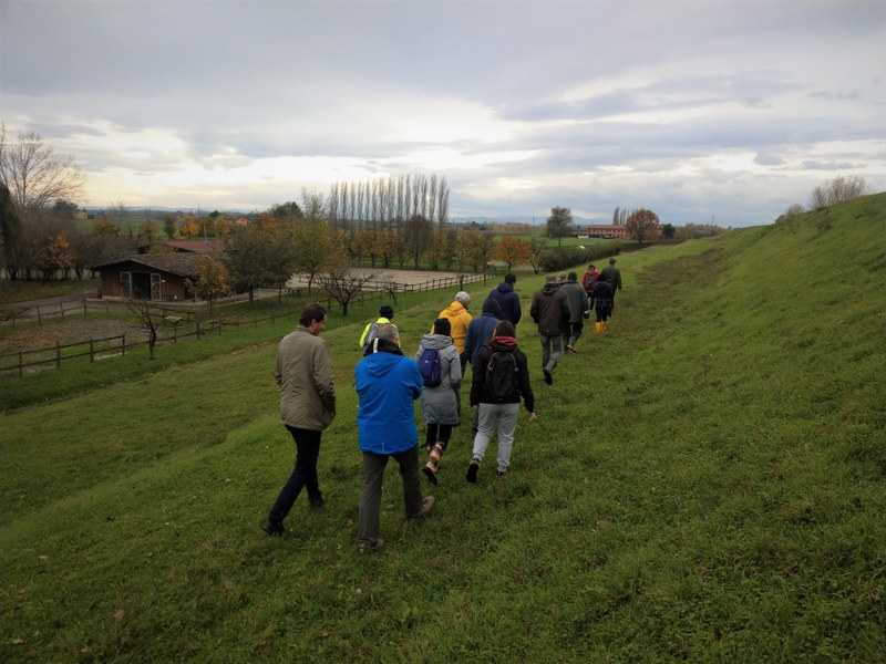 3_lungo l'argine del Reno.jpg