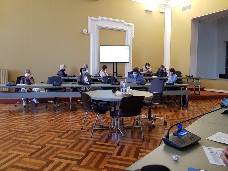 Partecipanti in presenza aula consiliare del comune di Cesena
